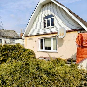 Здається в оренду будинок на Сосновій, біля монастиря. В будинку є все