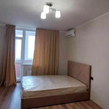 Оренда 1-кімнатної  квартири  ЖК Караваєві Дачі вул Польова 73