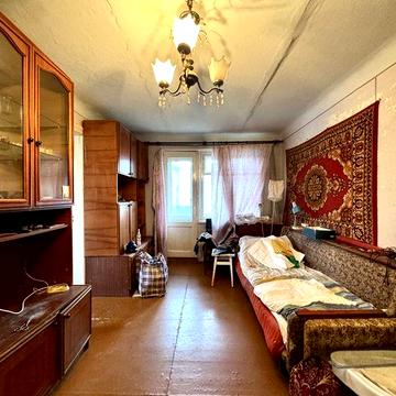 Продаж 2 кімнатної квартири , під ремонт.