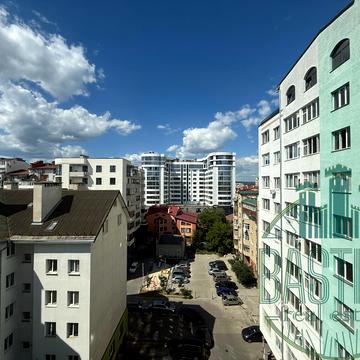 Бельведерська вул., 23