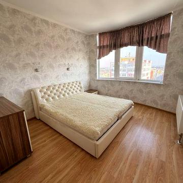 Велика квартира, опалення і ліфт працює завжди!