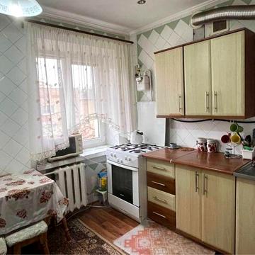 Здам 2-кімнатну квартиру в центрі міста на тривалий термін!