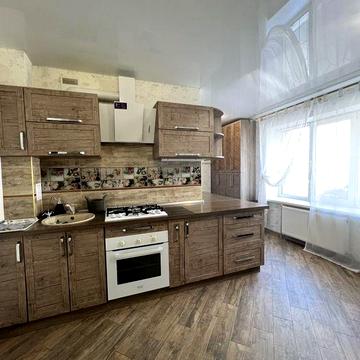 Продаємо гарну квартиру в новобудові   початок Харківськоі