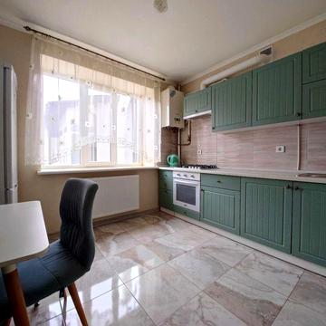 Здається  1 кімнатна квартира в центрі міста