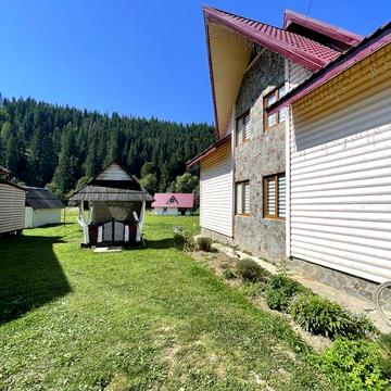 Здається котедж Поляниця .