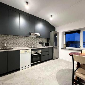 Продається чьотирьохкімнатна квартира,вул Хіміків ,Пасічна