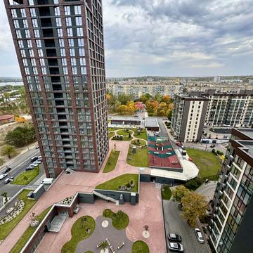 Набережна Перемоги вул., 128