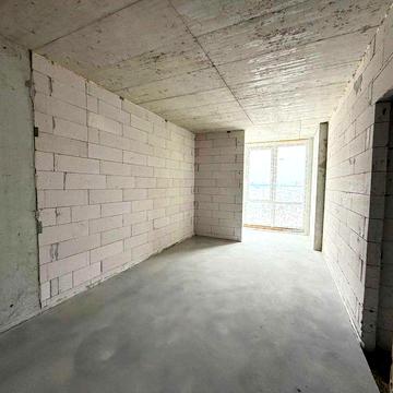 Видова однокімнатна квартира, можна робити ремонт, в центральній частині, газ