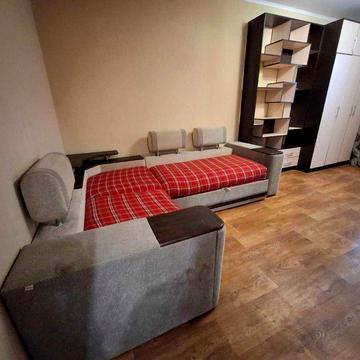 Сдам 1 комн квартиру  Студенческая 522 мр