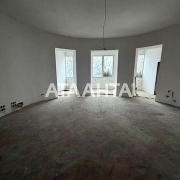 Простора дворівнева квартира в старому Центрі