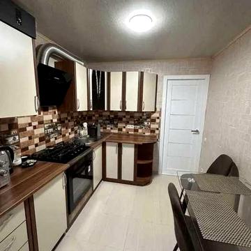 Комунальні враховані, квартира вільна, Власник