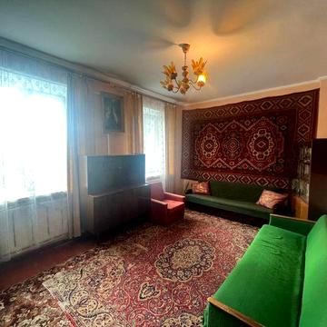 Продаж 2 кімнатної квартирі центр( паркова зона)