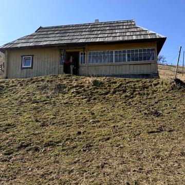 Продається столітній будинок в Карпатах + 0.25 га