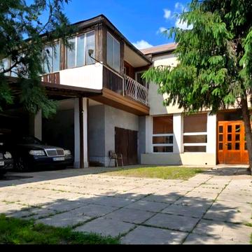 Оренда будинку 2 поверхи Центрально-Міський район