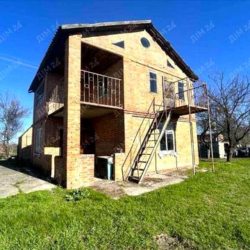 Дачний будинок у Петрівці