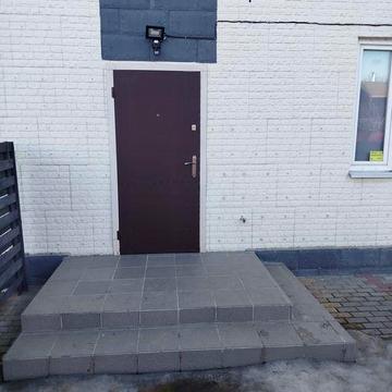 Квартира з присадибною ділянкою