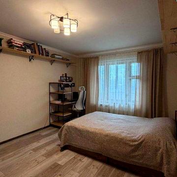 Продаж 1-кімнатної квартири, 40 кв. м. вул. Закревського 5, Ремонт!