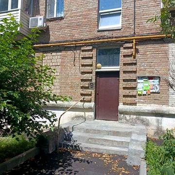 Продам двокімнатну Печерськ . Міхновського 8.