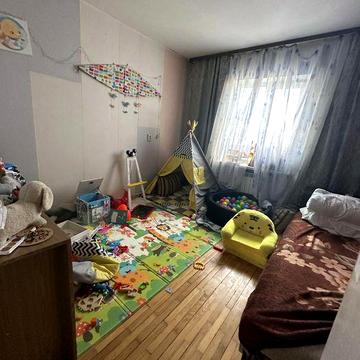 Продам 3к квартиру біля метро Позняки