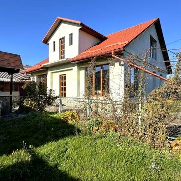 Продаж будинку у передмісті