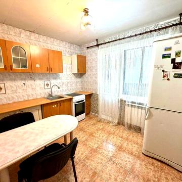 2-х кімнатна квартира. 2хв до метро Голосіївська. Без комісії.