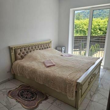 Квартира із приватною ділянкою,  у новобудові