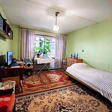 Сдам 1 к. кв. ж\м Сокол,  2-й этаж, можно с животными.