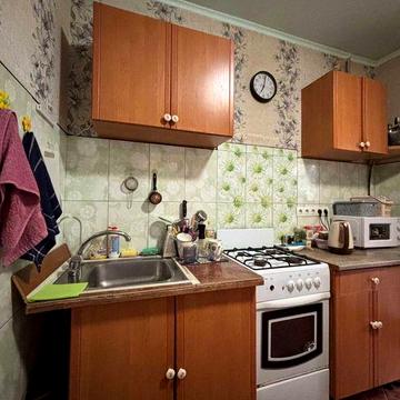 Сдам 1- квартиру. по ул.Ирпенская , 5 минут пешком метро Академгородок