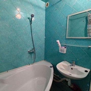 Сдам 1- квартиру. по ул.Ирпенская , 5 минут пешком метро Академгородок