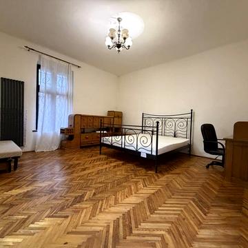 Оренда просторої однокімнатної квартири в центрі. Вул. Успенська