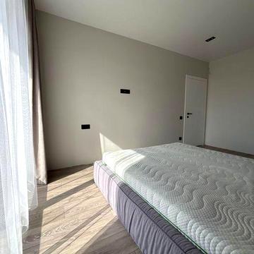 Новий сучасний котедж з ремонтом