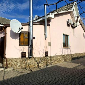 Будинок + приміщення