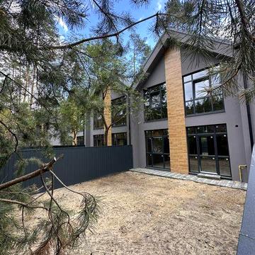 ТАУНХАУС в окружении зелени. Центральные коммуникации.