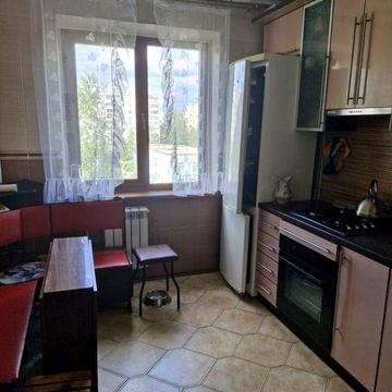 Продаж 3 кімнатноі квартири на Лушпи .