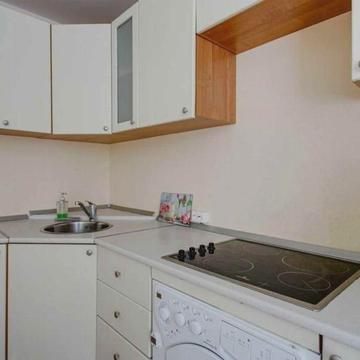 Слави бульв., 8