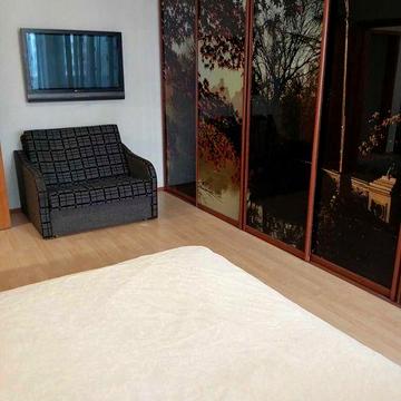 Здається три кімнатна квартира по адресі вул. Рональда Рейгана 9-д(Драйзера)