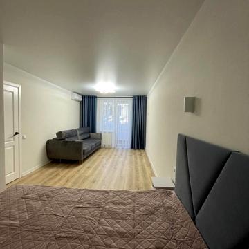 Молодіжна вул., 4