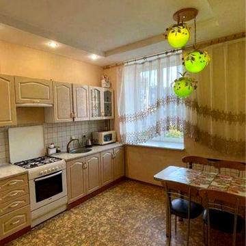 Продам 2к квартиру, сталинка, центр Яворницкого,46