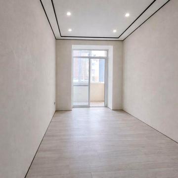 Однокімнатна квартира з ремонтом, балконом