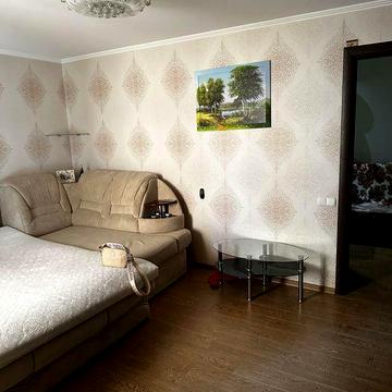 Довгострокова оренда квартири! Героїв України 3, 2 поверх.