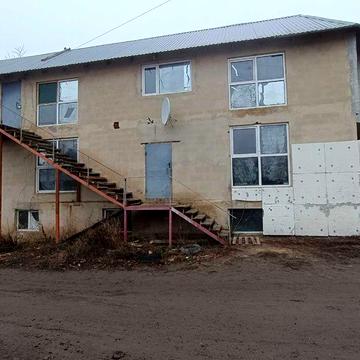 Здам багатокімнатний будинок.