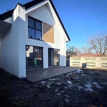 Двоповерховий будинок 120м2 .Продам.Озерна