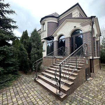 Оренда шикарного будинка! Здається тільки для родини!