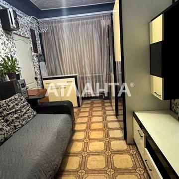 Продається комунальна квартира на проспекті Адмиральскому