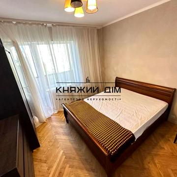 Європейського Союзу просп. (Правди), 64