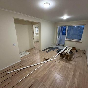 Однокімнатна з новим ремонтом. Центр Бородянки