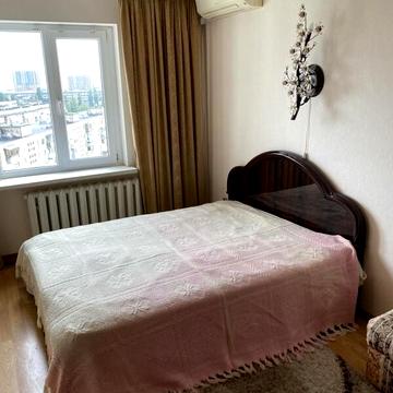 Георгія Гонгадзе просп. (Радянської України), 18-Е