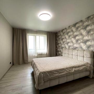 Двостороння 1К з новим ремонтом біля метро Мінська Оболонь