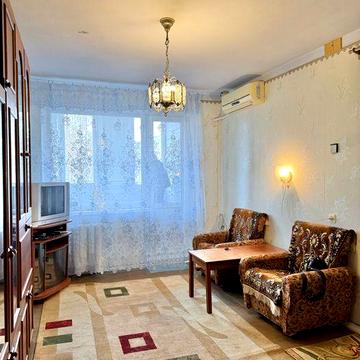 3 кімнатна вул Косионавтів зупинка готель Київ