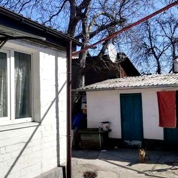 Продам 1/2ч.дома дёшево.